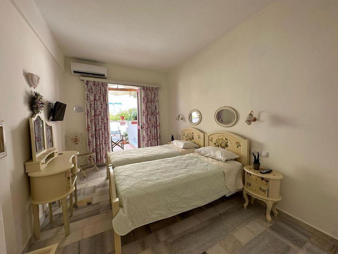 Naxos Philoxenia Hotel Naxos City Bagian luar foto